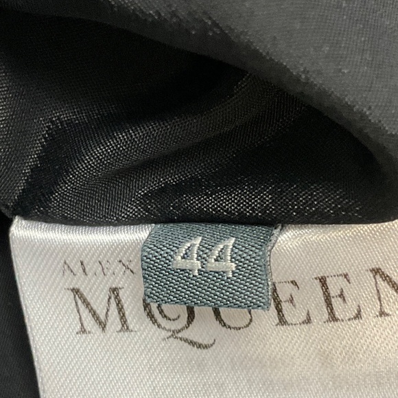 ALEXANDER MCQUEEN BLACK 2014 STRUCTURED SHORT SLEEVED MIDI COCKTAIL DRESS - Picture 5 of 6